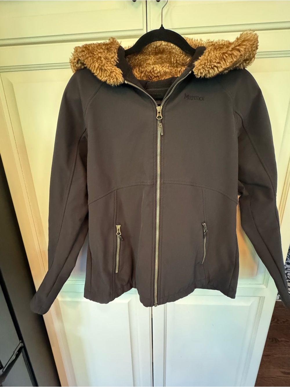 Women's Black Marmot Full Zip Soft Shell Hooded Jacket With Faux Fur Trim - L